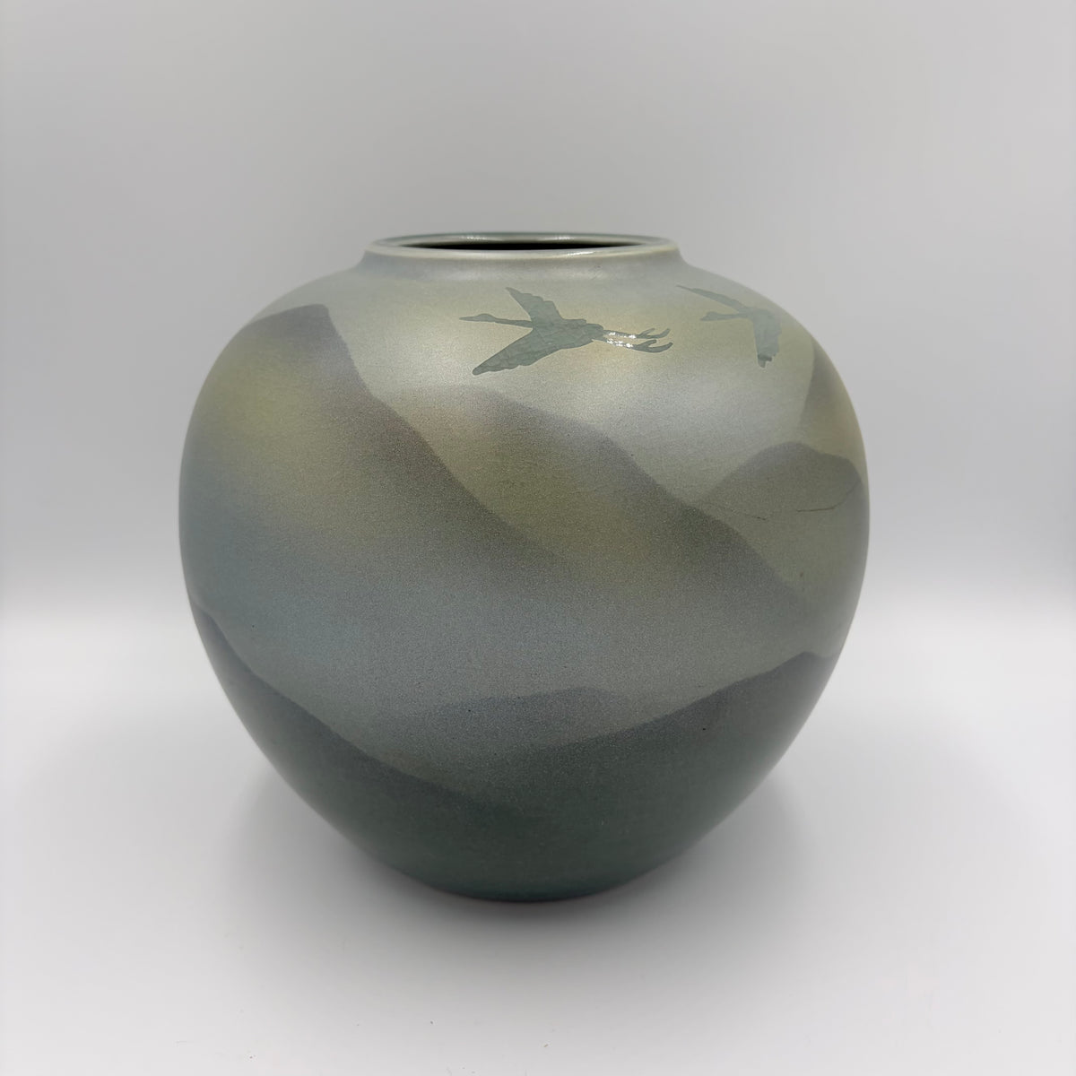 九谷焼】（香祥 作）銀の鶴が舞う球体飾り壺 花瓶 – Antaa lab