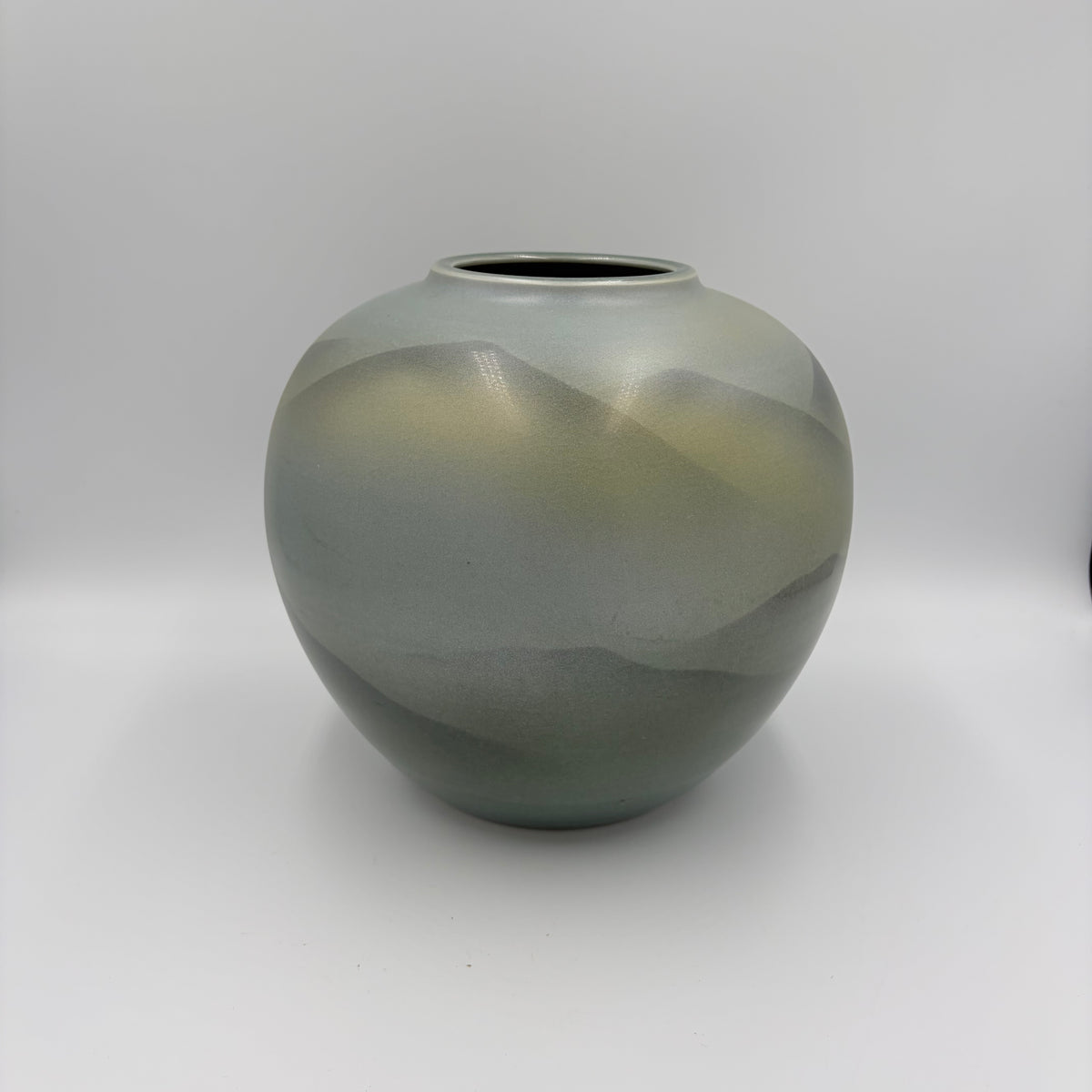 九谷焼】（香祥 作）銀の鶴が舞う球体飾り壺 花瓶 – Antaa lab