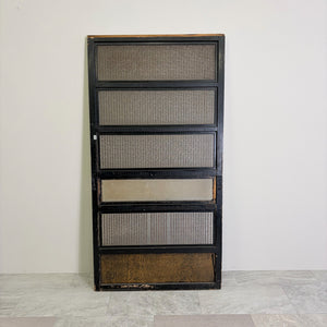 和古民家風の重厚な建具