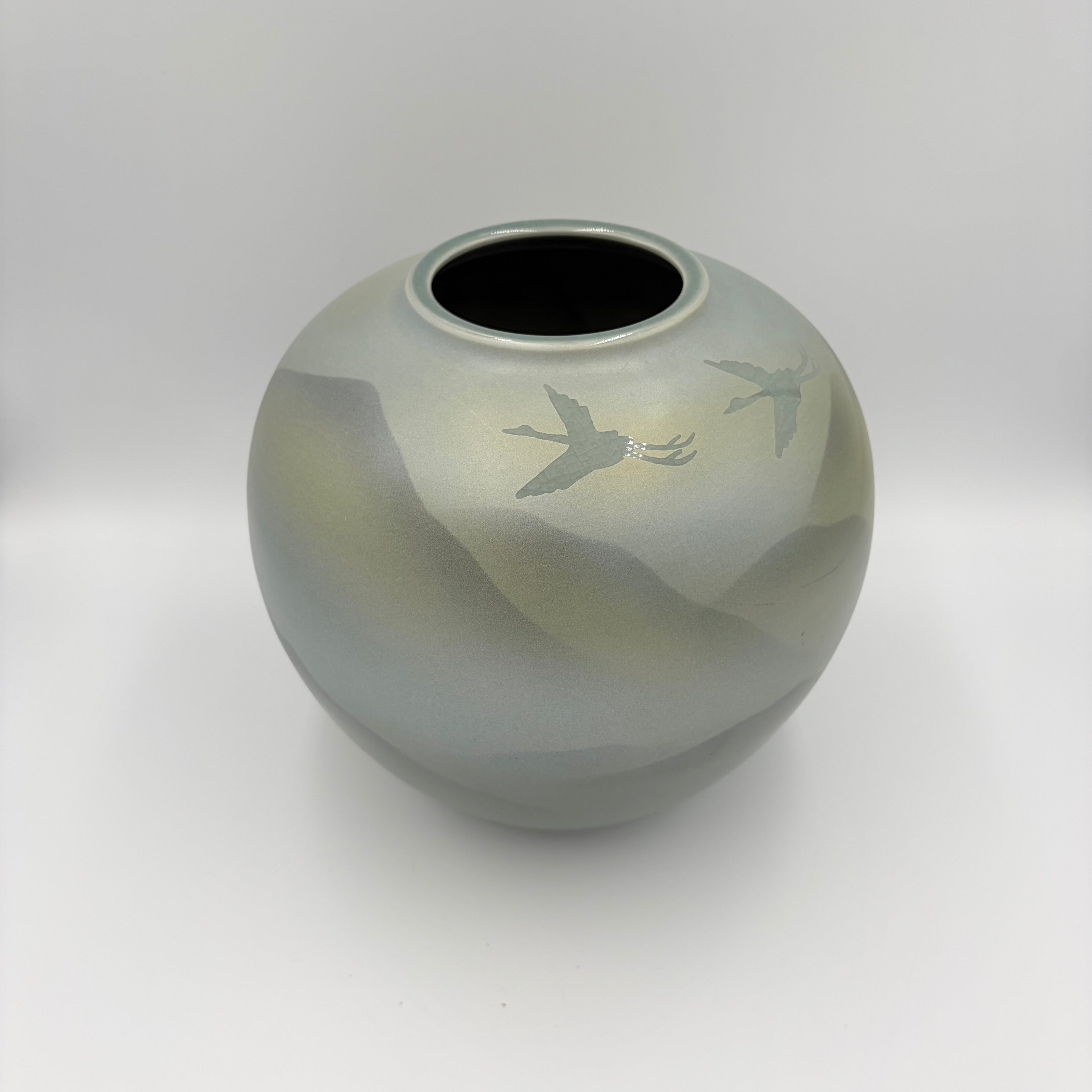 九谷焼】（香祥 作）銀の鶴が舞う球体飾り壺 花瓶 – Antaa lab
