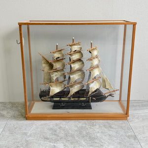 1780年スペイン帆船・フリゲート艦「FRAGATA ESPAÑOLA AÑO 1780」レプリカ ガラスケース付きのケース模型